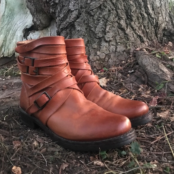 Frye Veronica Brown Short Leather Boots Size 9 - Picture 2 of 10